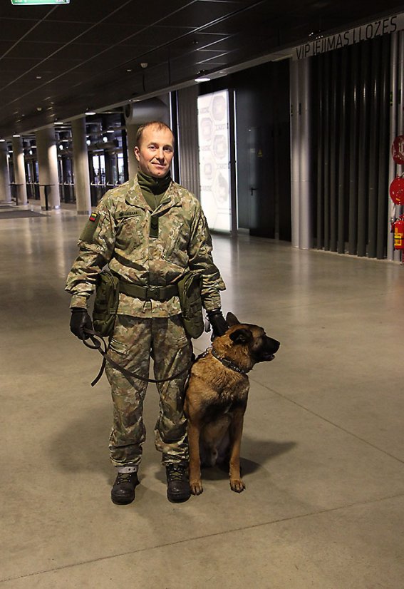 Kauno „Žalgirio“ arenoje – išskirtinės sprogmenų ir narkotinių medžiagų paieškos pratybos