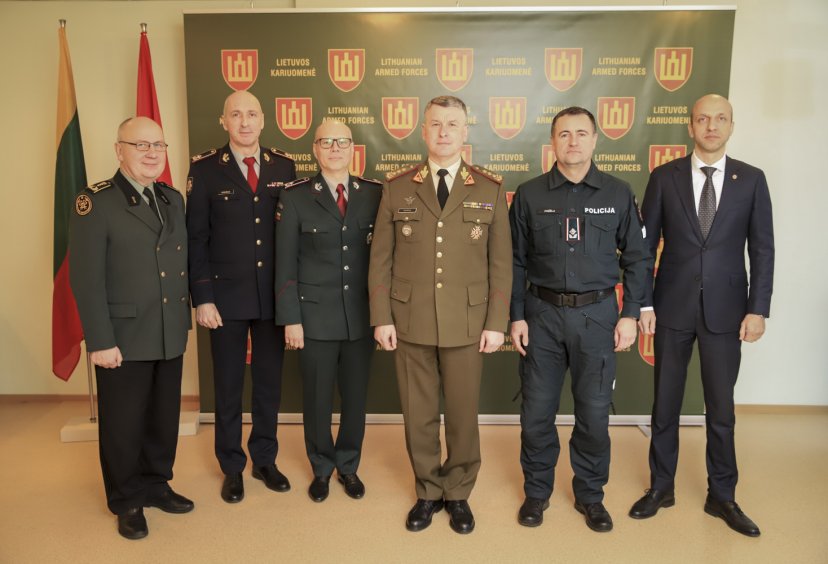 Aptartas ir įtvirtintas Lietuvos kariuomenės bendradarbiavimas su VRM institucijomis ir Muitinės...