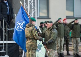 Tarnybą pradeda 7-oji NATO priešakinių pajėgų bataliono kovinė grupė - 1
