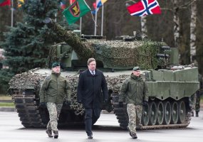 Tarnybą pradeda 7-oji NATO priešakinių pajėgų bataliono kovinė grupė - 2