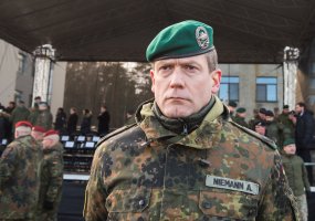 Tarnybą pradeda 7-oji NATO priešakinių pajėgų bataliono kovinė grupė - 4