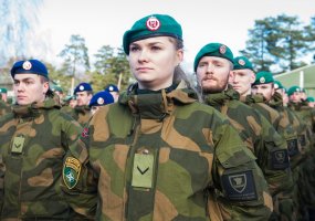 Tarnybą pradeda 7-oji NATO priešakinių pajėgų bataliono kovinė grupė - 6