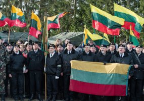 Pagarbos salvės nuaidėjo Lietuvos partizanų memoriale Minaičiuose - 5