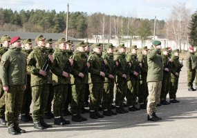 Alytuje kario savanorio kursą baigė 77-oji laida - 3