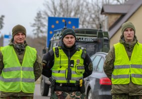 KASP Prisikėlimo apygardos 6 rinktinės kariai budi postuose Lietuvos-Latvijos pasienyje - 6