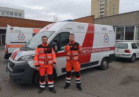 Su COVID-19 kovoti padeda ir būsimieji kariuomenės paramedikai - 1