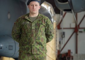 Tarnyboje žuvus vyrui, pati uniformą apsivilkusi Lietuvos kariuomenės seržantė: „Džiaugiuosi, kad... - 1