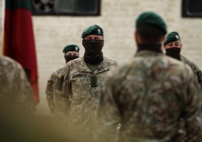 Daugiau nei keturi šimtai karių baigė nuolatinę privalomąją pradinę karo tarnybą - 1