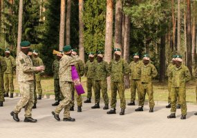 Daugiau nei keturi šimtai karių baigė nuolatinę privalomąją pradinę karo tarnybą - 3