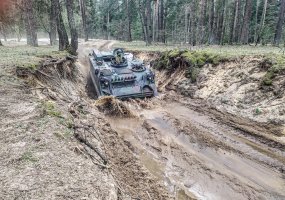 Inžinerijos bataliono šauktiniai „pasimatavo“ šarvuočio M113 vairuotojo kėdę - 5