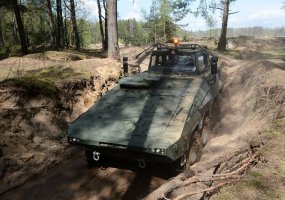 Pamažu prisijaukinami „Vilkai“: rengiami pėstininkų kovos mašinų įgulų vadai - 3