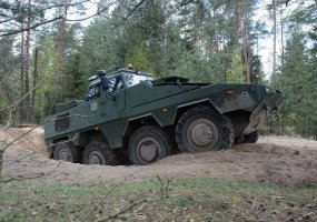 Pamažu prisijaukinami „Vilkai“: rengiami pėstininkų kovos mašinų įgulų vadai - 6