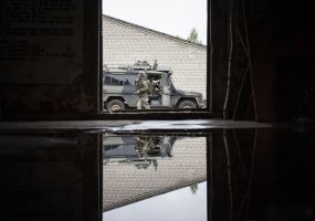 Brg. gen. Kazio Veverskio poligone Lietuvos ir sąjungininkų kariai treniruojasi koordinuoti... - 2