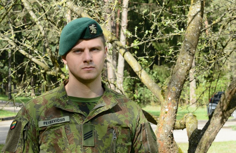 Būsimam šarvuočio vadui padeda sportas