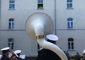 Karinių jūrų pajėgų orkestras vaikams dovanojo maršus - 2