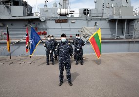 Lietuvos karininkas pradėjo vadovauti NATO nuolatinės parengties priešmininių laivų grupei - 2