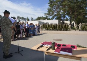Pabradėje šventiškai išlydėta 6-oji NPPKT karių laida - 4