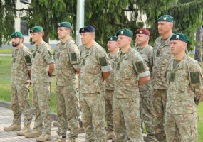 Į karinę mokymo operaciją Ukrainoje išlydėti Lietuvos kariai - 1