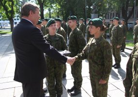 Lietuvos kariuomenės rezervo karininkų gretas papildė 74 leitenantai - 2