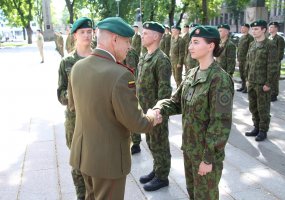 Lietuvos kariuomenės rezervo karininkų gretas papildė 74 leitenantai - 3