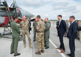 Karinių oro pajėgų Aviacijos bazėje lankėsi Lietuvos Respublikos Prezidentas - 1