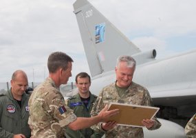 Karinių oro pajėgų Aviacijos bazėje lankėsi Lietuvos Respublikos Prezidentas - 6