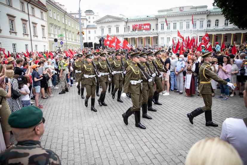Lietuvos kariuomenė mini Valstybės ir Tautiškos giesmės dieną