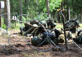 2-osios rinktinės kariai savanoriai kovojo dėl geriausiojo pėstininkų skyriaus vardo - 3