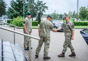 Kariuomenės vadas lankė brigadą „Geležinis vilkas“ ir Mokomąjį pulką  - 1