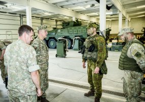 Kariuomenės vadas lankė brigadą „Geležinis vilkas“ ir Mokomąjį pulką  - 4