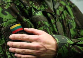 Tarnybą Lietuvos kariuomenėje pasirinkę emigrantai: „Kol tarnauji, kai kurie žodžiai verčia... - 5