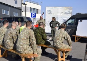 Karo policijos mokymo centre vyko pirmasis vairavimo sudėtingomis sąlygomis kursas - 2