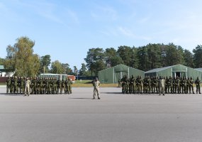 Lietuvai iškilmingai prisiekė 60 karių savanorių - 5
