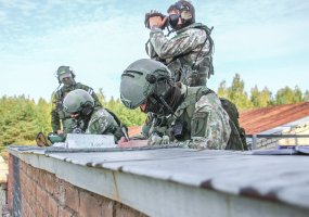 Giedraičio artilerijos bataliono kariai išbandė naują įrangą - 3