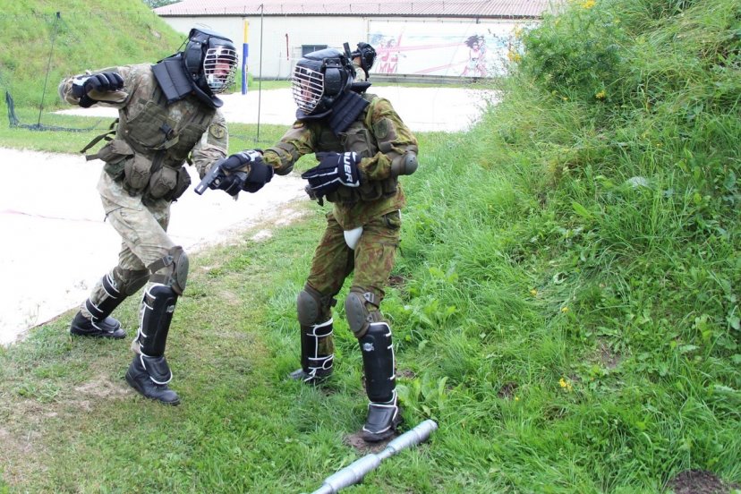 Karinės kovinės savigynos instruktorių kursas – tikslai pasiekiami užsispyrimu ir stipria...