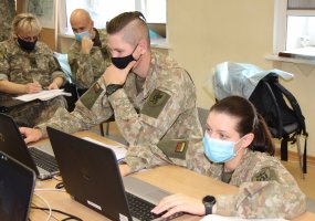 Lyderių ugdymas Puskarininkių karjeros II pakopos kurse - 2