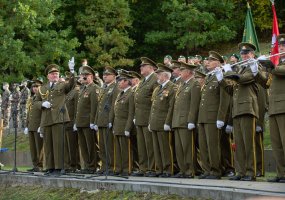 Kovojusios Lietuvos kariuomenės vadui brg. gen. A. Ramanauskui-Vanagui atidengtas antkapinis... - 6