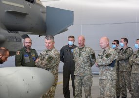 Kariuomenės vadas lankė Baltijos oro policijos misiją Šiauliuose - 4