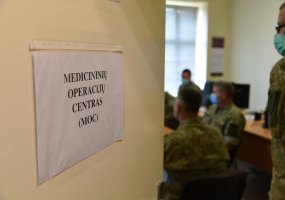 Karo medicinos tarnyboje įsteigto Medicininių operacijų centro užduotis - suvaldyti koronaviruso... - 1
