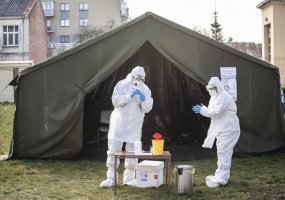 Karo medicinos tarnyboje įsteigto Medicininių operacijų centro užduotis - suvaldyti koronaviruso... - 5