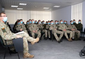 Nacionalinio visuomenės sveikatos centre budėjimą pradeda Lietuvos kariuomenės Taikos meto... - 2
