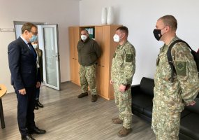 Svarstoma padidinti karių, vykdysiančių Taikos meto užduotis, skaičių  - 3