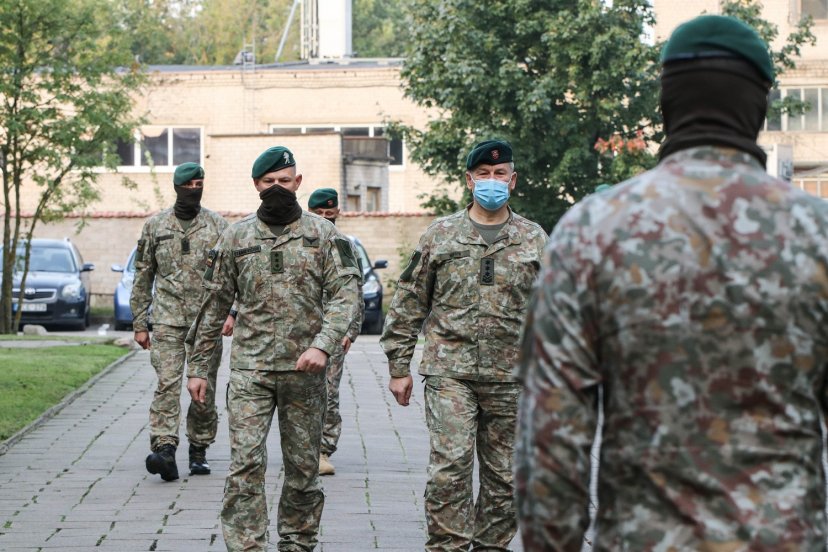 Gen. ltn. Valdemaras Rupšys lankėsi Motorizuotoje pėstininkų brigadoje „Žemaitija“