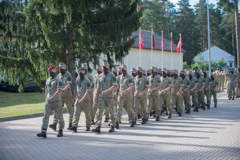 Pasveikę nuo COVID-19 infekcijos Kęstučio bataliono NPPKT kariai grįžo į rikiuotę 