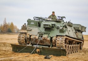 Generolo Romualdo Giedraičio artilerijos batalionas pasipildė modernizuotais Bergepanzer-2  - 3