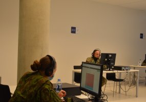 Nestandartinė Taikos meto užduotis – kariai savanoriai konsultuoja  piliečius  koronaviruso... - 3