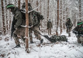 Inžinerijos bataliono jaunieji kariai baigė bazinį kario kursą - 1
