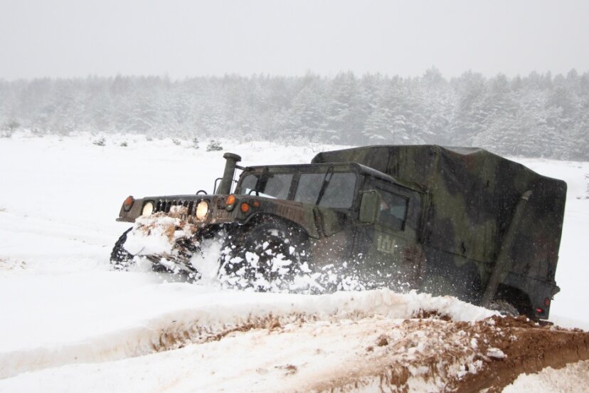 HMMWV vairavimo subtilybės žiemos sąlygomis