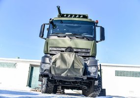 Lietuvos kariuomenės technikos parkas papildytas specialiosios paskirties AROCS sunkvežimiais - 4