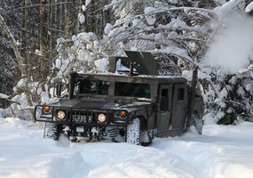 Žiemiški HMMWV iššūkiai kariuomenės vairuotojams - 3
